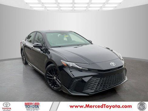 Certified 2025 Toyota Camry SE image 1
