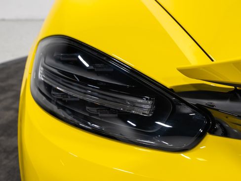 Used 2022 Porsche 718 Boxster Spyder RWD image 32