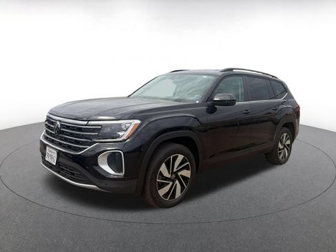 Used 2026 Volkswagen Atlas SE FWD image 5