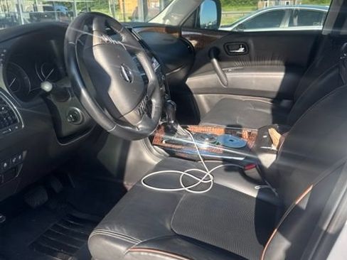 Used 2020 Nissan Armada Platinum RWD image 3