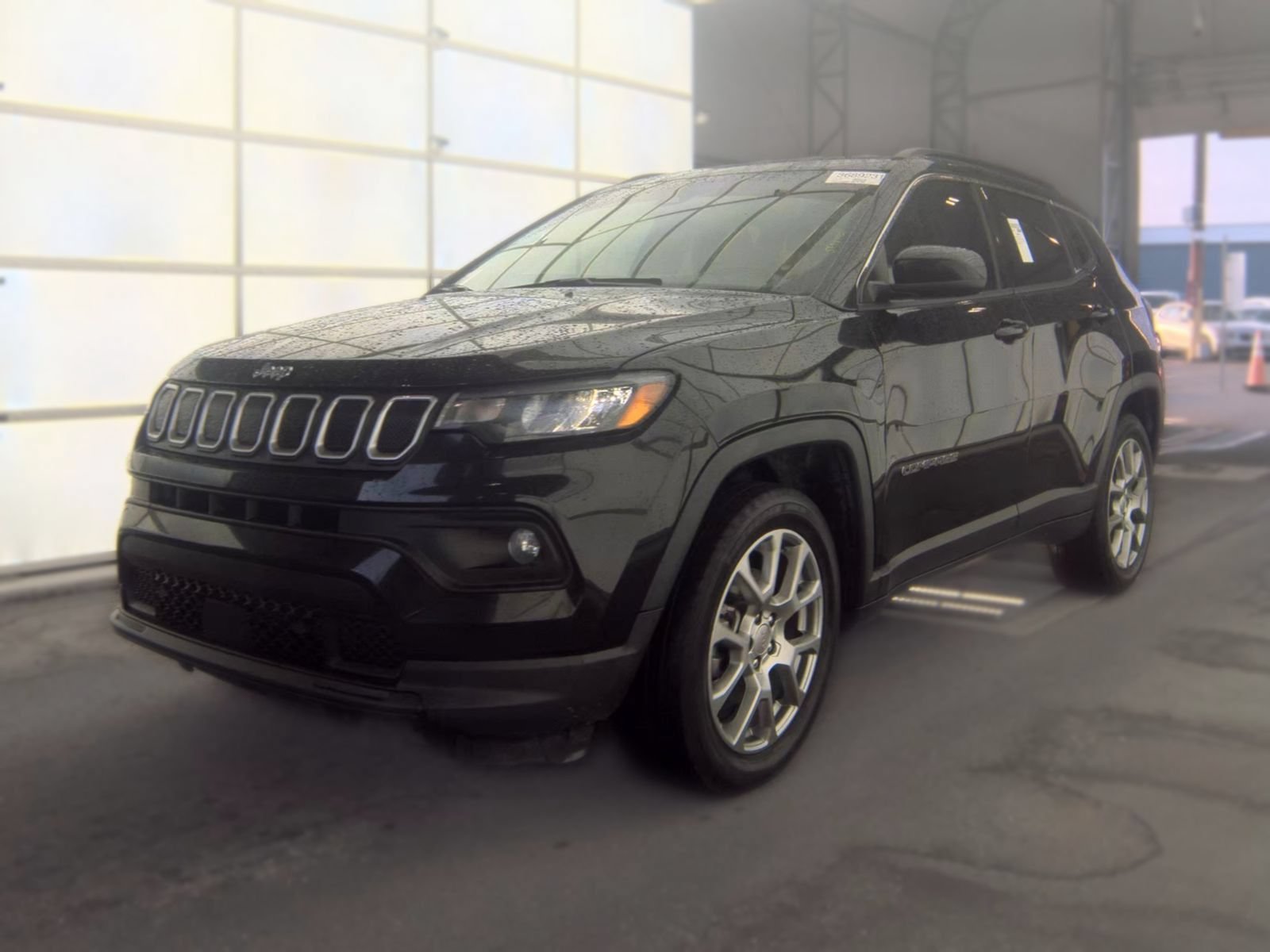 Used 2022 Jeep Compass Latitude AWD/4WD image 2