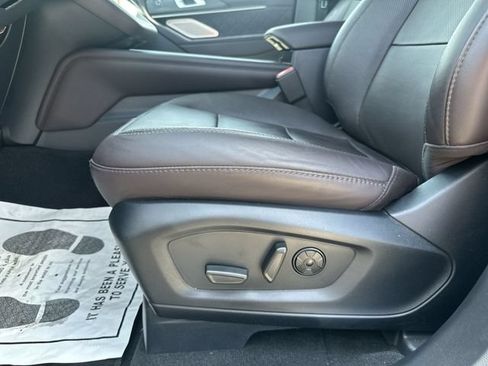 Used 2025 Ford Explorer Platinum w/ LUX Leather Package AWD/4WD image 16