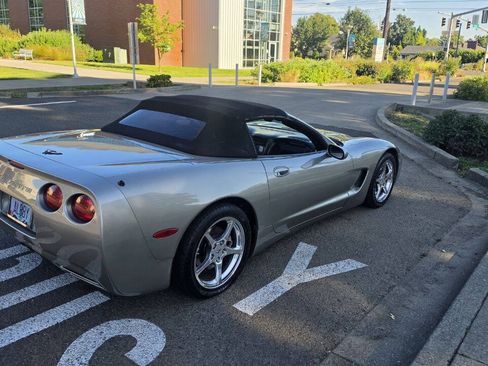 Used 1998 Chevrolet Corvette Convertible RWD image 13