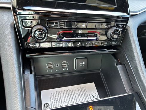 New 2025 Jeep Grand Cherokee L Altitude image 13