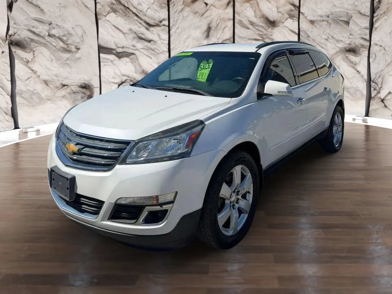 Used 2017 Chevrolet Traverse LT w/ Style and Technology Package AWD/4WD image 3