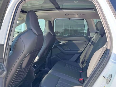 Certified 2025 Audi Q6 e-tron Premium Plus image 18