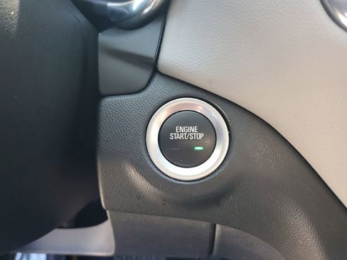 Used 2021 Chevrolet Equinox LS FWD image 24