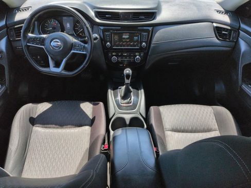 Used 2020 Nissan Rogue SV image 14