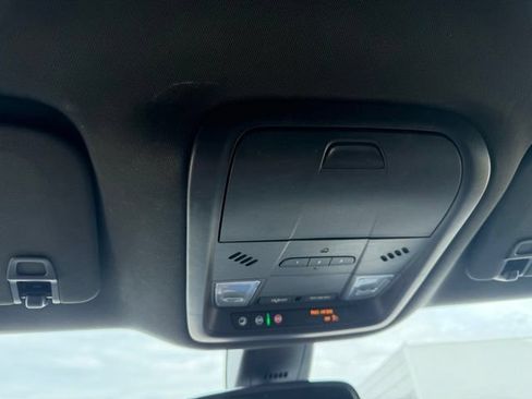 Used 2023 Buick Enclave Essence FWD image 29