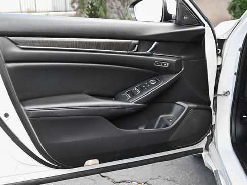 Used 2022 Honda Accord Touring image 22