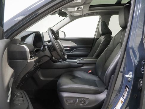 Used 2024 Toyota Grand Highlander Platinum image 21