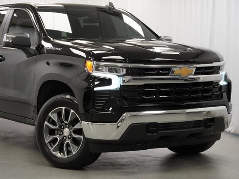 Used 2023 Chevrolet Silverado 1500 LT AWD/4WD image 9