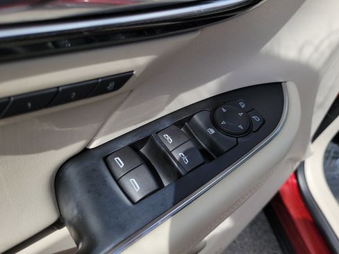 Used 2022 Buick Envision Essence w/ Safety Package image 26