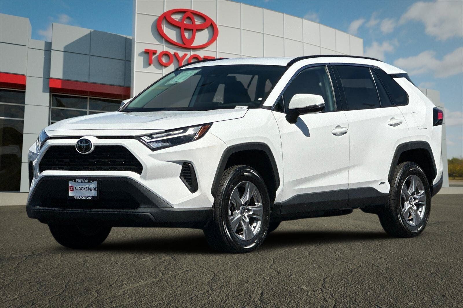Used 2025 Toyota RAV4 LE AWD/4WD image 7