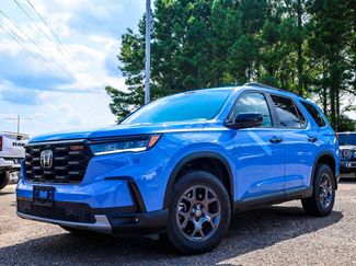 Used 2025 Honda Pilot TrailSport video 1