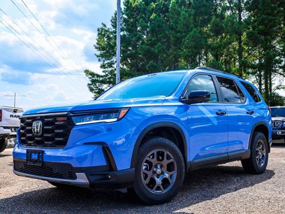 Used 2025 Honda Pilot TrailSport