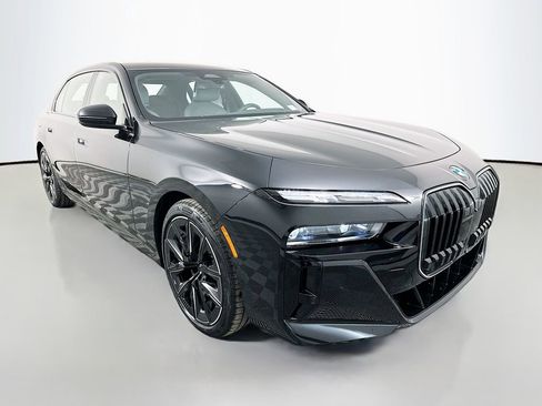 New 2026 BMW 760i xDrive w/ Executive Package AWD/4WD image 3