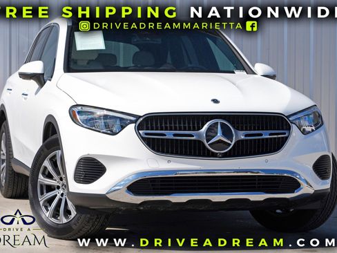 Used 2024 Mercedes-Benz GLC 300 GLC 300 w/ Exclusive Trim Pack image 2