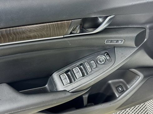 Used 2019 Honda Accord Touring image 18