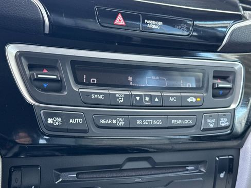 Certified 2019 Honda Pilot Touring image 19