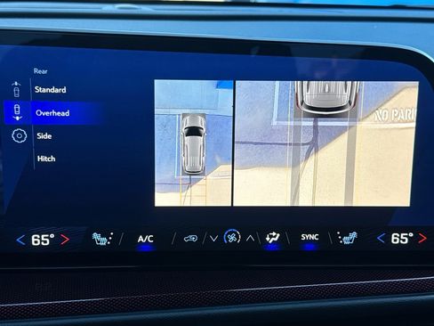 Used 2025 Chevrolet Traverse Z71 w/ Driver Confidence Package image 33