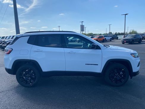 New 2026 Jeep Compass Latitude AWD/4WD image 8