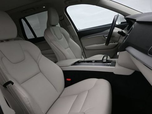 Used 2024 Volvo XC90 B5 Core w/ Protection Package Premier AWD/4WD image 32