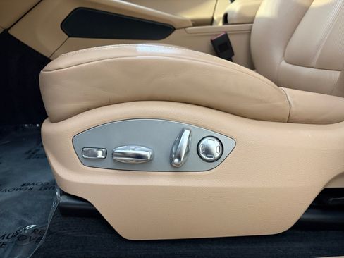 Used 2023 Porsche Macan AWD/4WD image 23