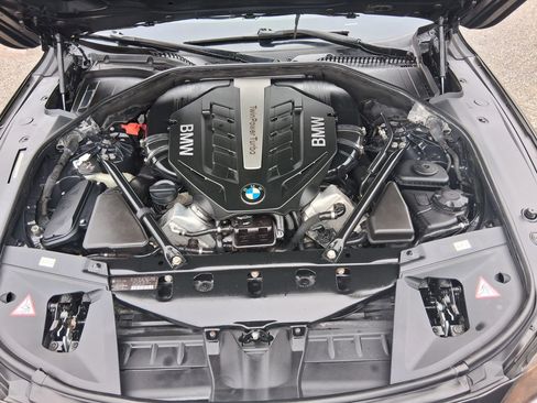 Used 2012 BMW 750i xDrive image 25