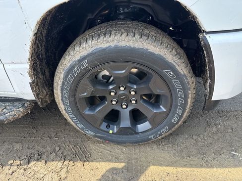 New 2026 RAM 1500 Express AWD/4WD image 9