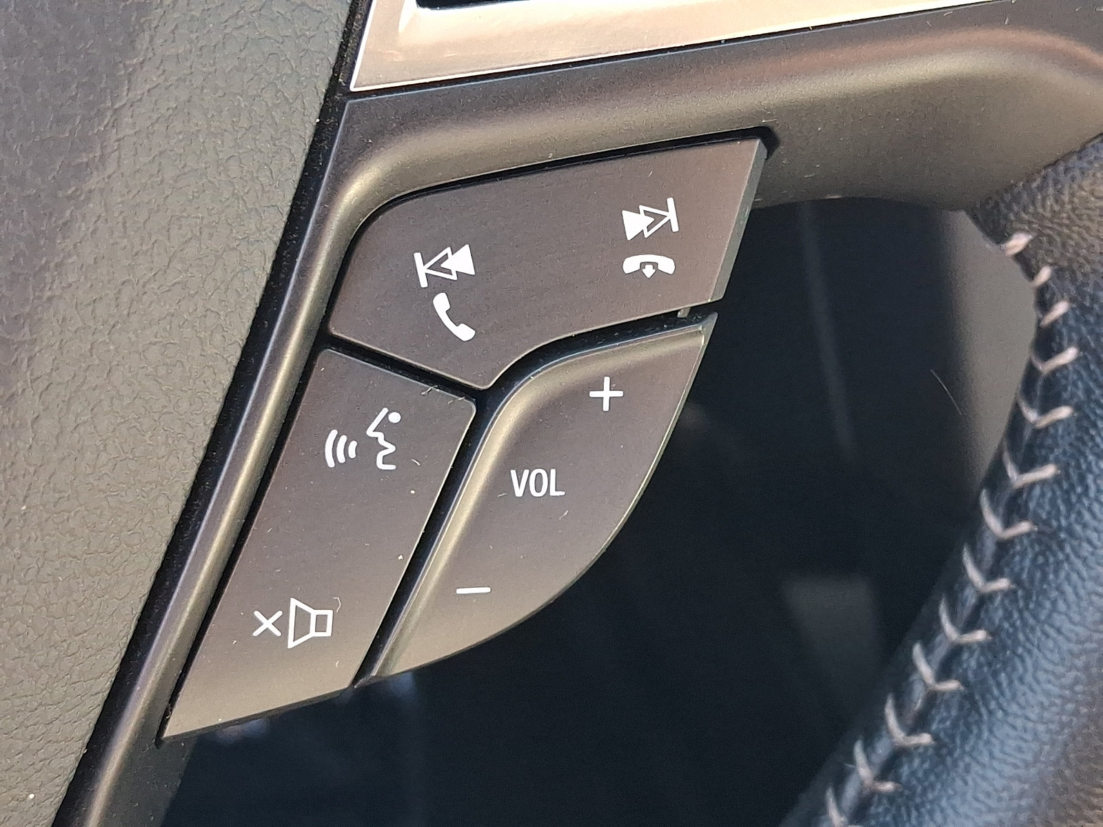 Used 2020 Ford Fusion SE w/ Equipment Group 151A FWD image 24
