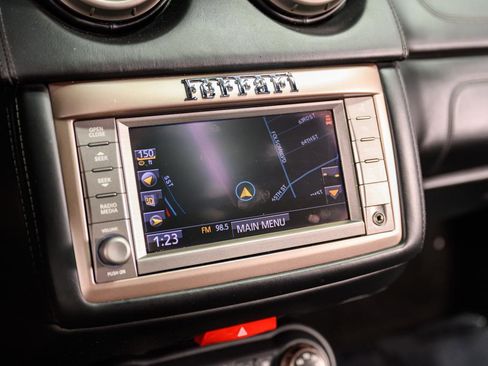 Used 2014 Ferrari California image 43