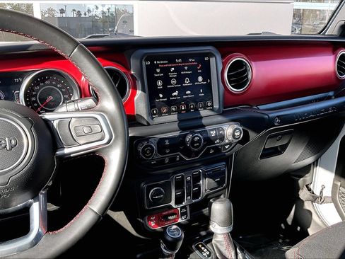 Used 2022 Jeep Wrangler Unlimited Rubicon AWD/4WD image 6