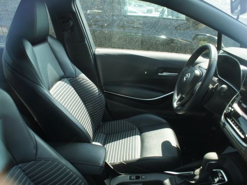 Used 2026 Toyota Corolla XSE FWD image 5