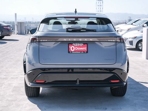 Used 2023 Nissan Ariya FWD image 5