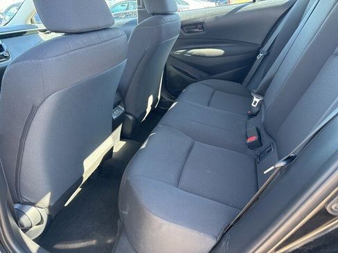 Used 2025 Toyota Corolla LE image 9