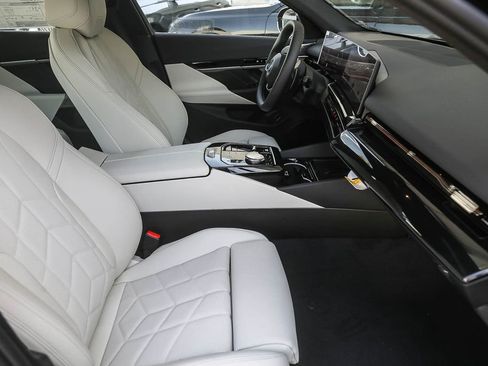 New 2026 BMW 530i RWD image 13