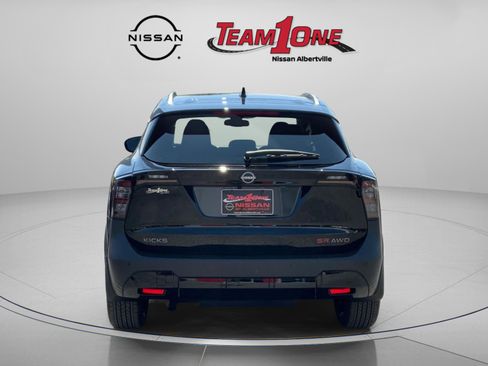 New 2025 Nissan Kicks SR image 5