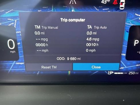 Used 2025 Volvo XC60 B5 Plus AWD/4WD image 21