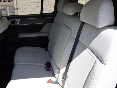 Used 2024 Hyundai Santa Fe SE AWD/4WD image 6