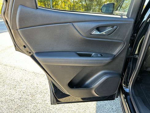 Used 2025 Chevrolet Blazer LT image 21