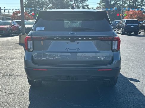 Used 2026 Ford Explorer Active RWD image 4