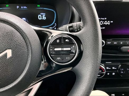 Used 2023 Kia Soul S FWD image 25