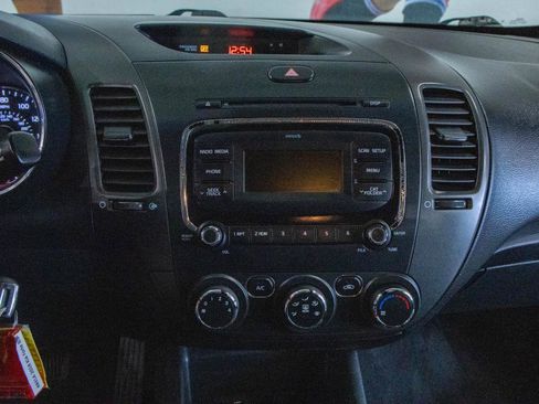 Used 2018 Kia Forte LX image 5