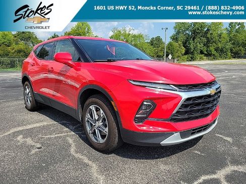 Used 2023 Chevrolet Blazer LT FWD image 1