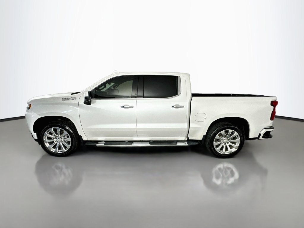 Used 2022 Chevrolet Silverado 1500 High Country w/ Technology Package AWD/4WD image 4