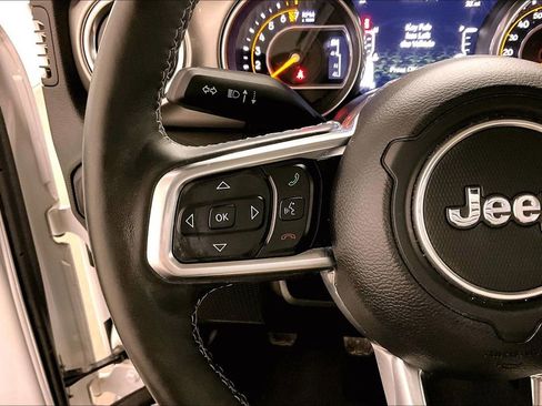 Used 2018 Jeep Wrangler Unlimited Sahara w/ Dual Top Group AWD/4WD image 11