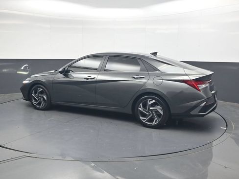 Used 2024 Hyundai Elantra SEL w/ Convenience Package FWD image 8