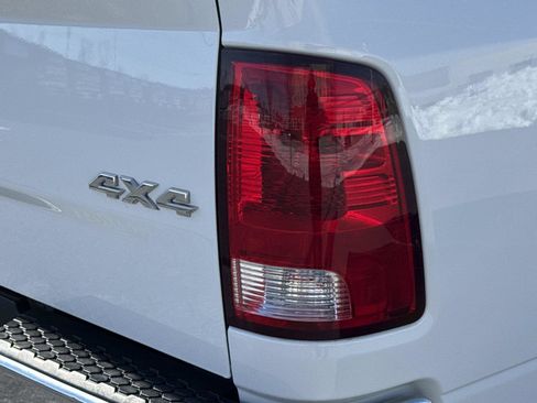 Used 2019 RAM 1500 Classic SLT image 23