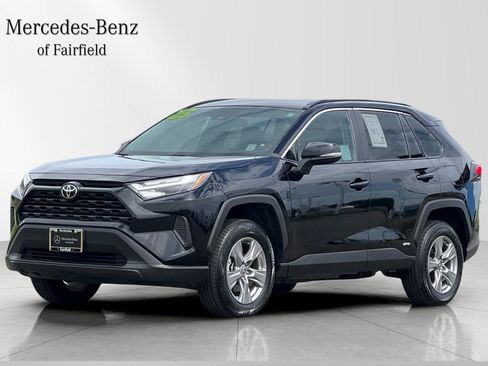 Used 2025 Toyota RAV4 XLE image 1